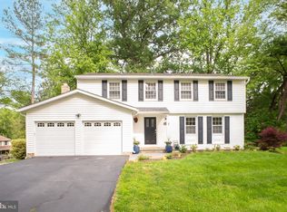 1127 Riva Ridge Dr, Great Falls, VA 22066