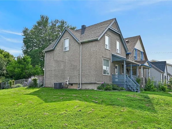 230 Picton St E, Hamilton, ON L8L 3W9