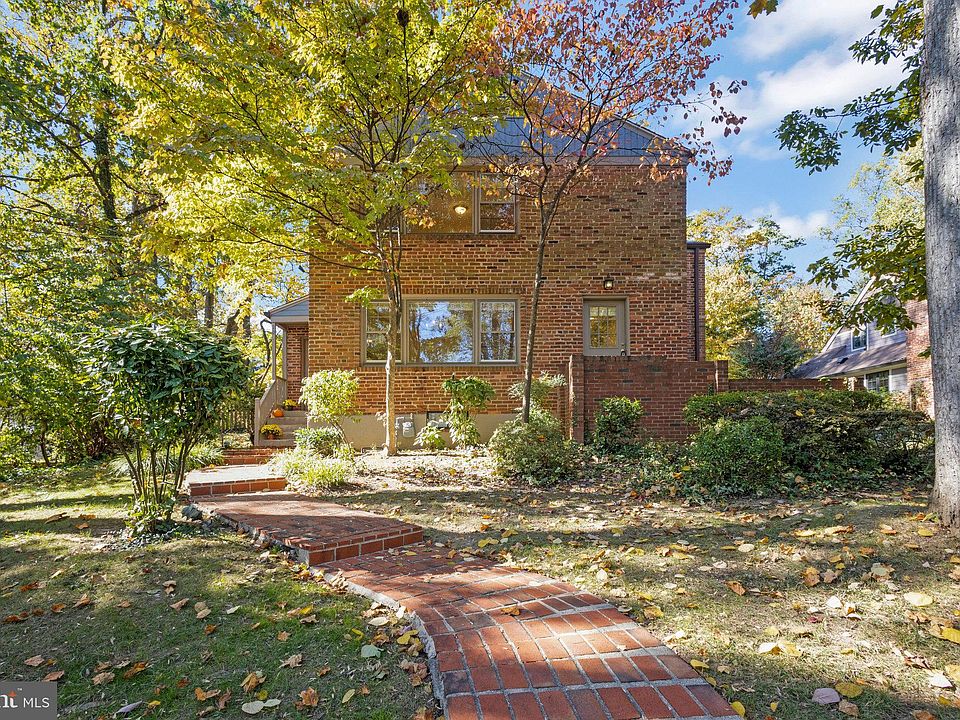 1st image of 207 Poplar Dr