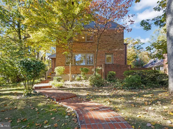 207 Poplar Dr, Falls Church, VA 22046