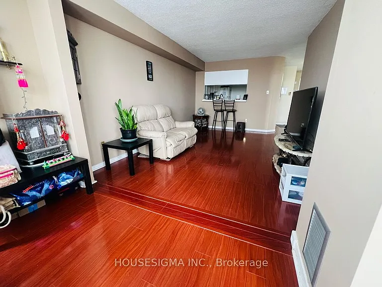 26 Hanover Rd #1507 — Photo 4
