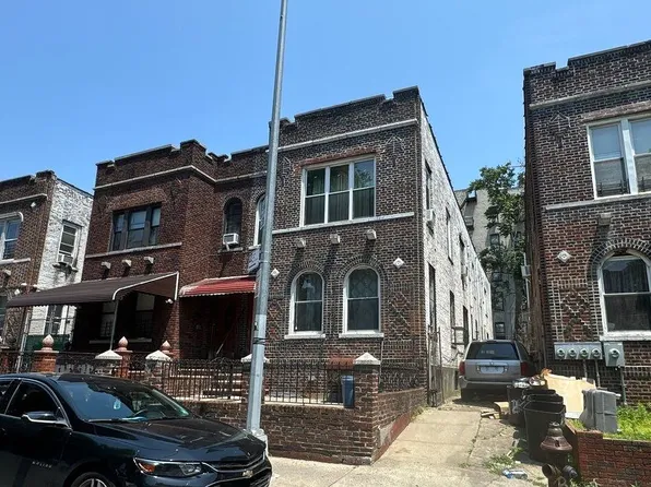 211 E 96th St, Brooklyn, NY 11212
