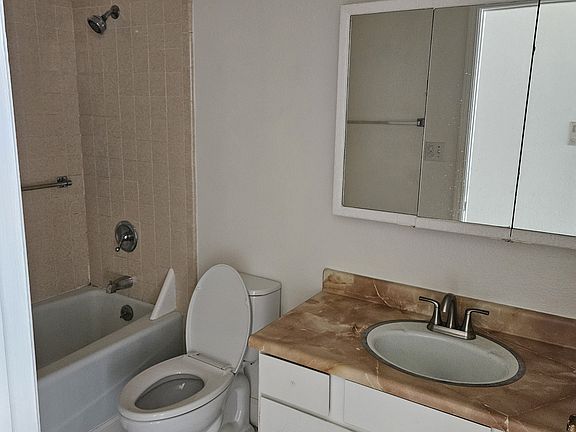 5th image of 1290 25th Ave APT 204