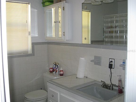 5th image of 945 64th Ave S