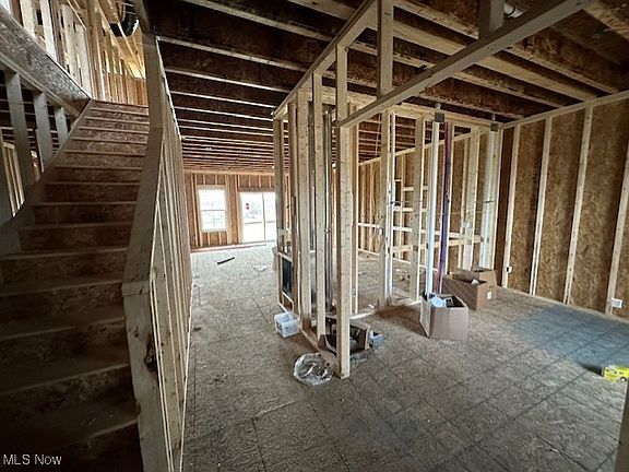 3rd image of 3072 McIntosh Dr NE