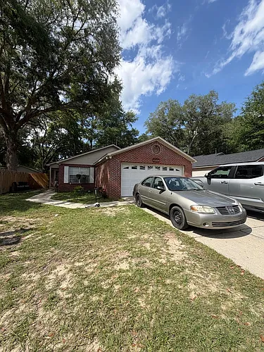 4540 Eltham Park Photo 1