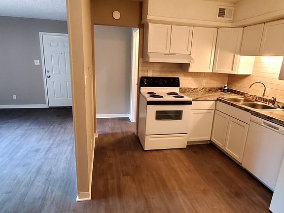 Kitchen & Living