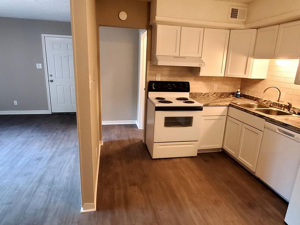 Kitchen & Living