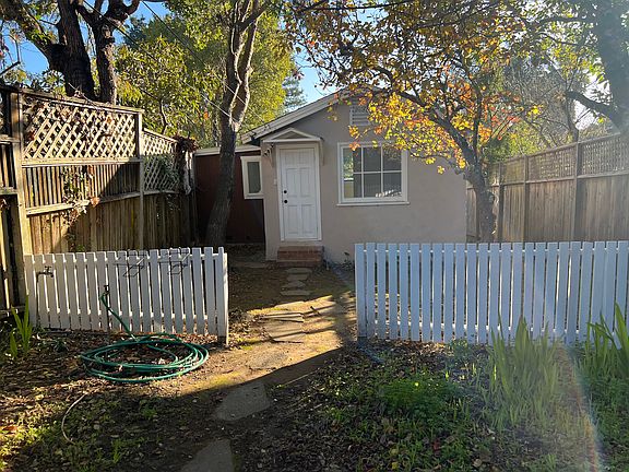 2nd image of 63 1/2 Lomita Dr