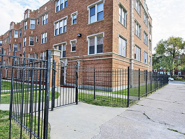 3600 W Franklin — Photo 38