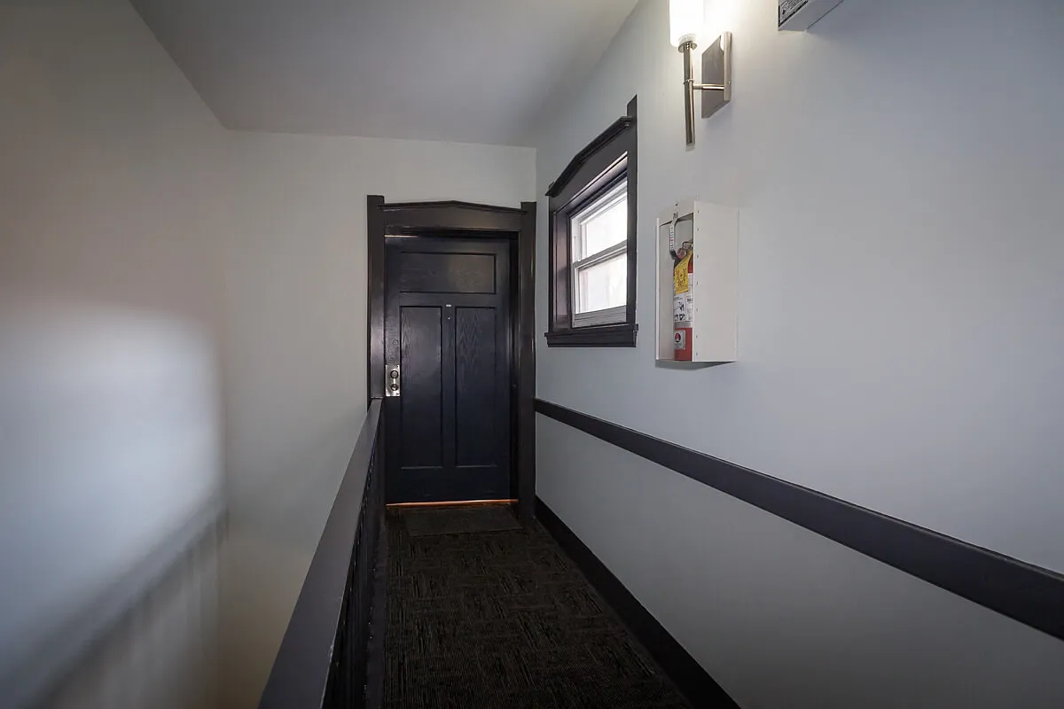 6922-24 N. Greenview Ave. — Photo 3