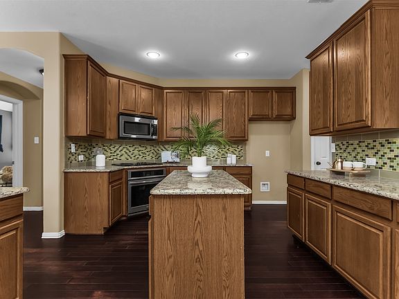 3rd image of 11701 Lampwick Ln