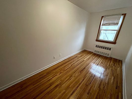 4th image of 34-22 34th St #2