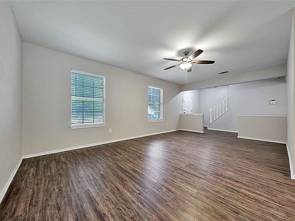 5th image of 2711 Wood River Dr