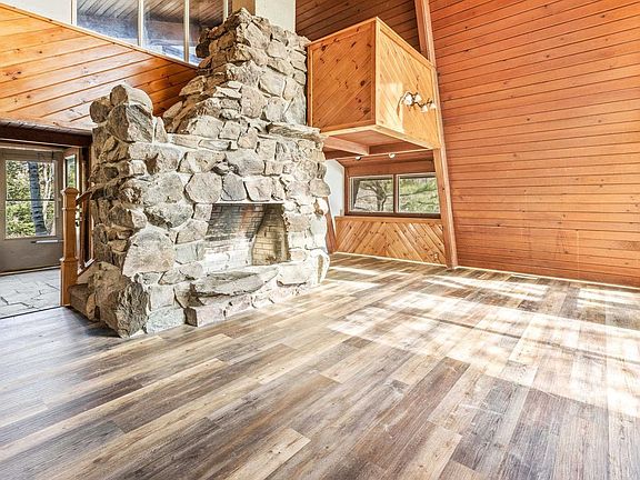 5th image of 306 Lake Lodge Dr