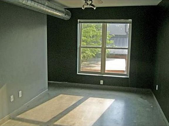 Bedroom (before paint job)