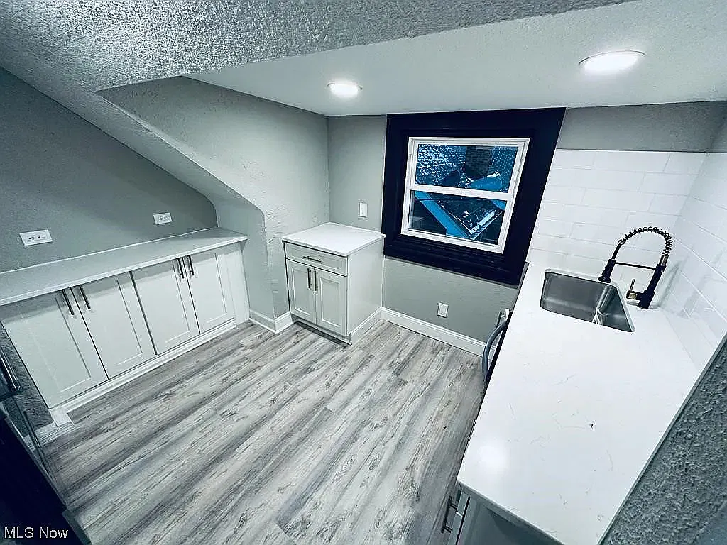 2 bed, 900 sqft, $900 — Photo 3