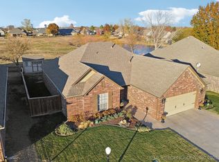 10543 E 142nd St N, Collinsville, OK 74021