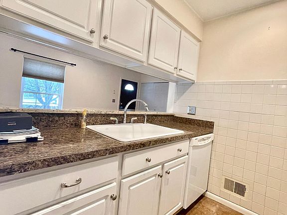 5th image of 28376 Brookfield Ct #127
