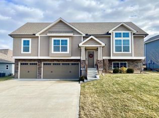 1233 Austin Ct, Warrensburg, MO 64093