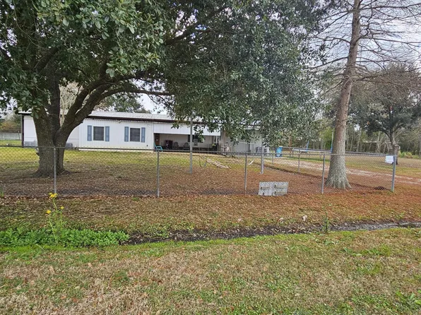 1700A Declouet Hwy, Breaux Bridge, LA 70517