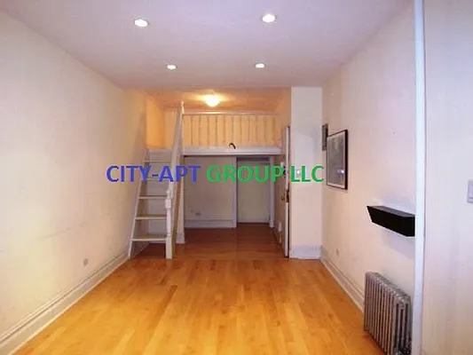 Rented by Friedman Roth Realty | media 20