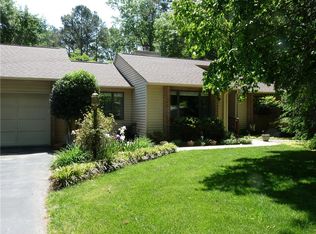 1220 Baypoint Dr, Seneca, SC 29672