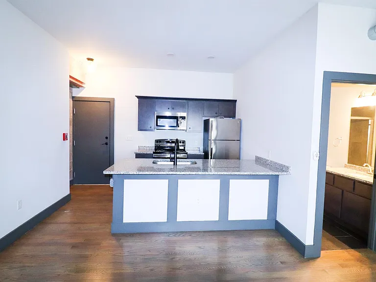 2616 Short Vine — Photo 16