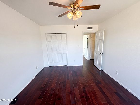 4th image of 2326 W PARADISE Drive