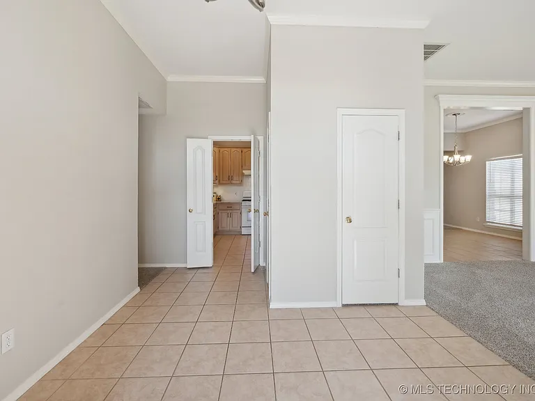 1504 S Desert Palm Ave — Photo 3