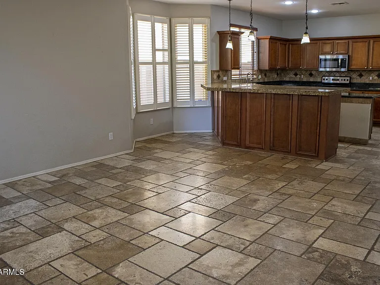 10321 W Windsor Ave — Photo 14