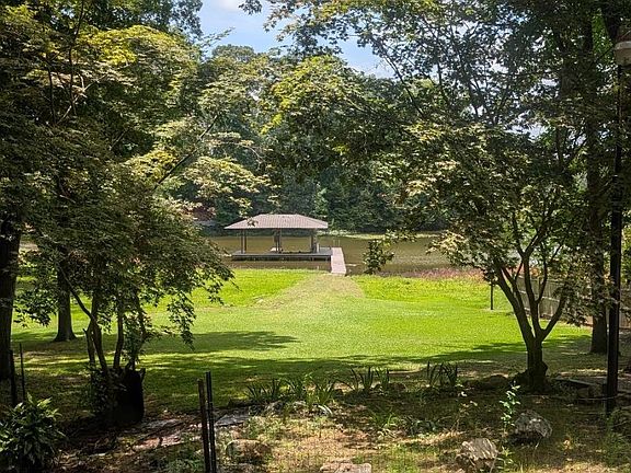 3rd image of 75 Paul Ln