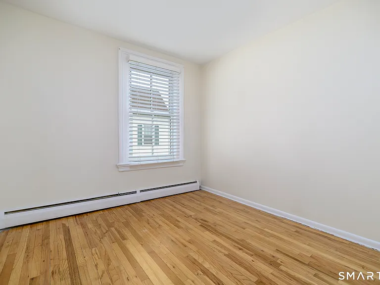18 Elm Tree Pl #2 — Photo 9