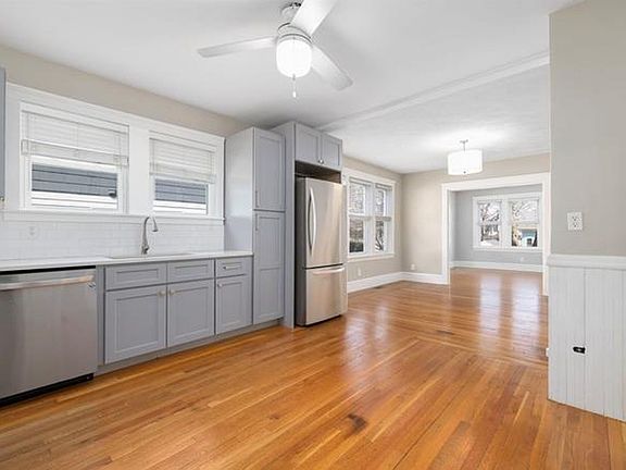 4th image of 92 Colonial Rd #1