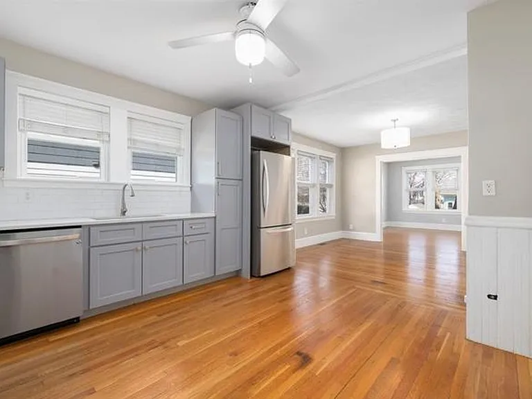 92 Colonial Road — Photo 4