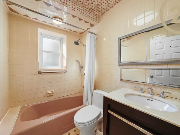 1530 East 2nd Street image 12 of 25