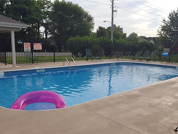 5th image of 808 SW Mill Creek Ct