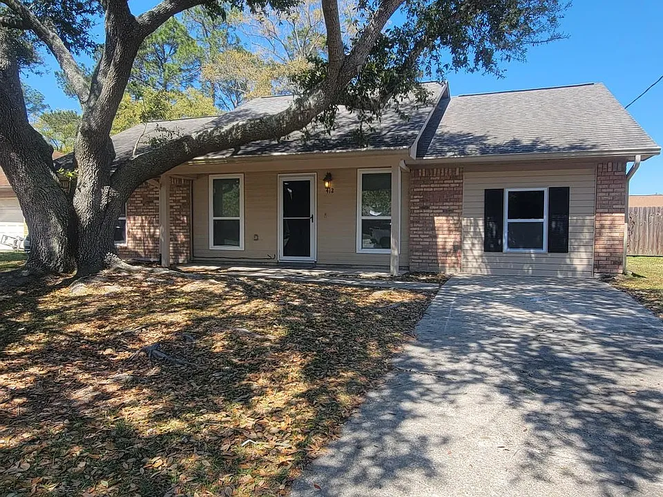 412 Portsmouth Dr