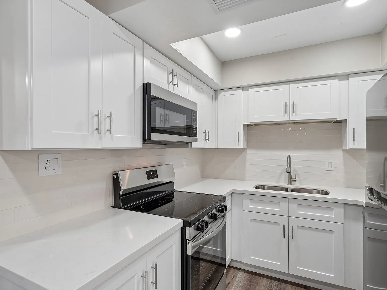 1 bed, 800 sqft, $1,695 — Photo 2
