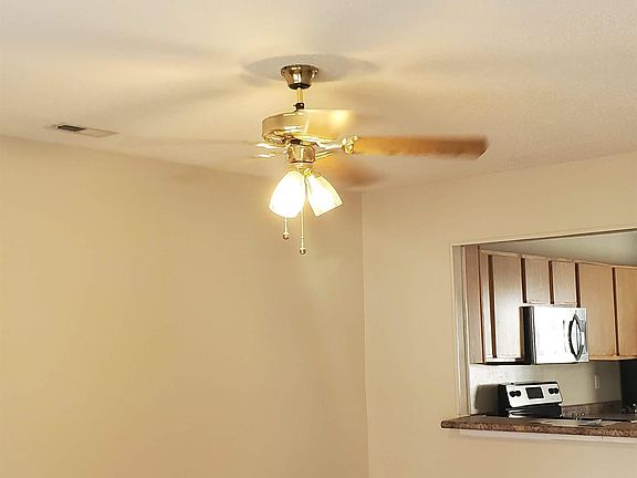 2nd image of 1152 Pueblo Dr #1
