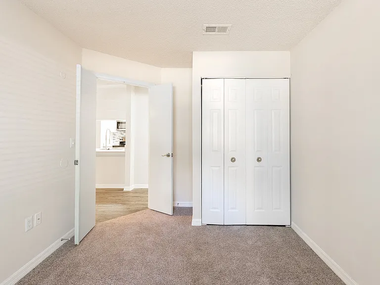 Fisherman's Landing Apartment Homes — Photo 7