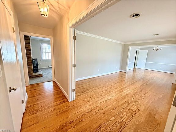 3rd image of 672 Turlington Rd