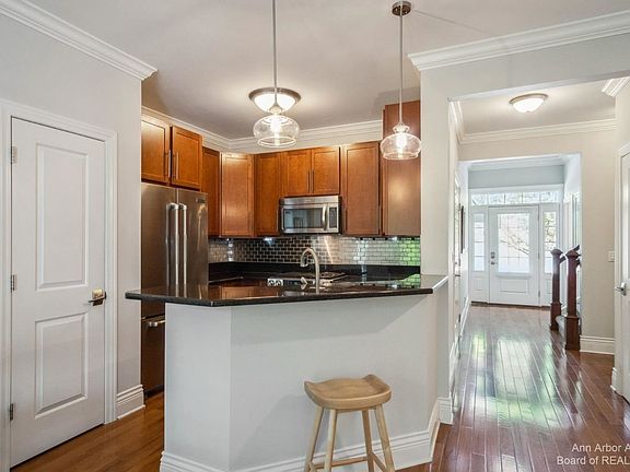 2nd image of 5489 Trillium Crossing Ct