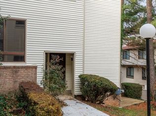 9743 Lake Shore Dr, Gaithersburg, MD 20886