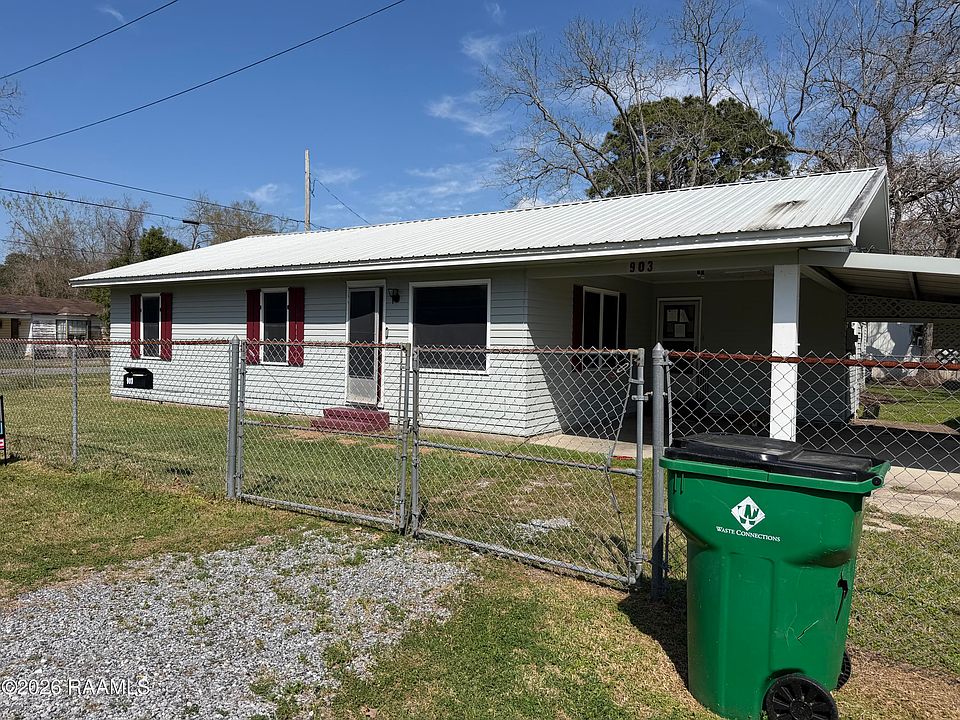 1st image of 903 Chevis St