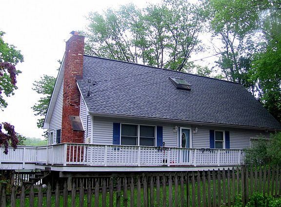 2nd image of 15 Lake Louise Dr