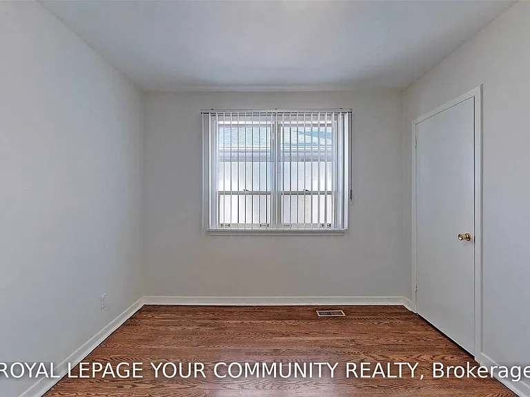 79 Patricia Ave #MAIN LEVEL — Photo 23