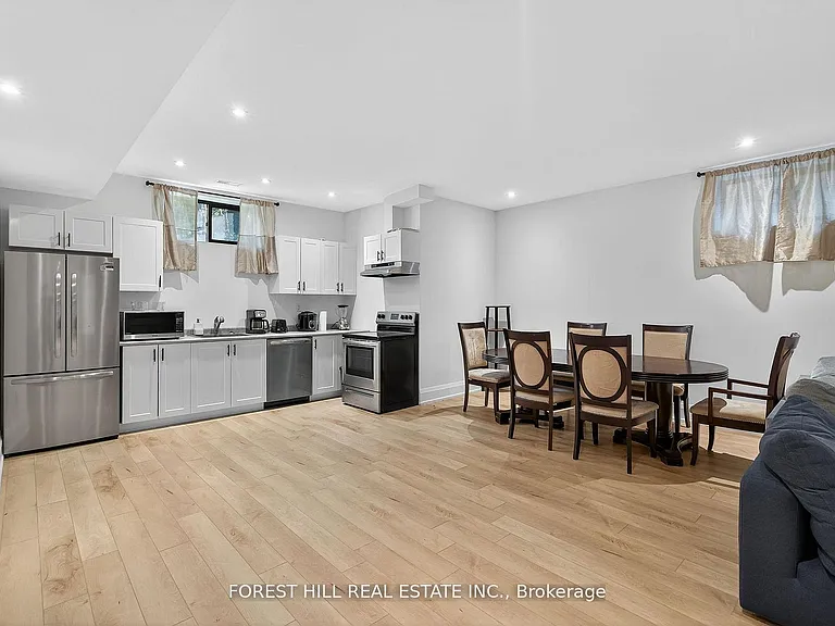 645 Coldstream Ave #BASEMENT — Photo 7