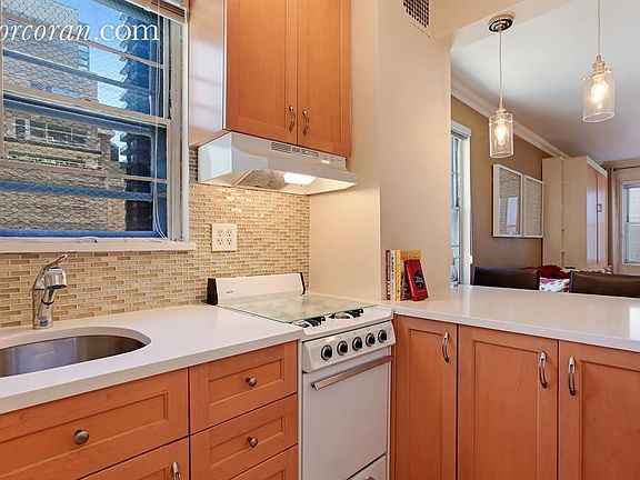 2nd image of 310 E 49th St APT 9C
