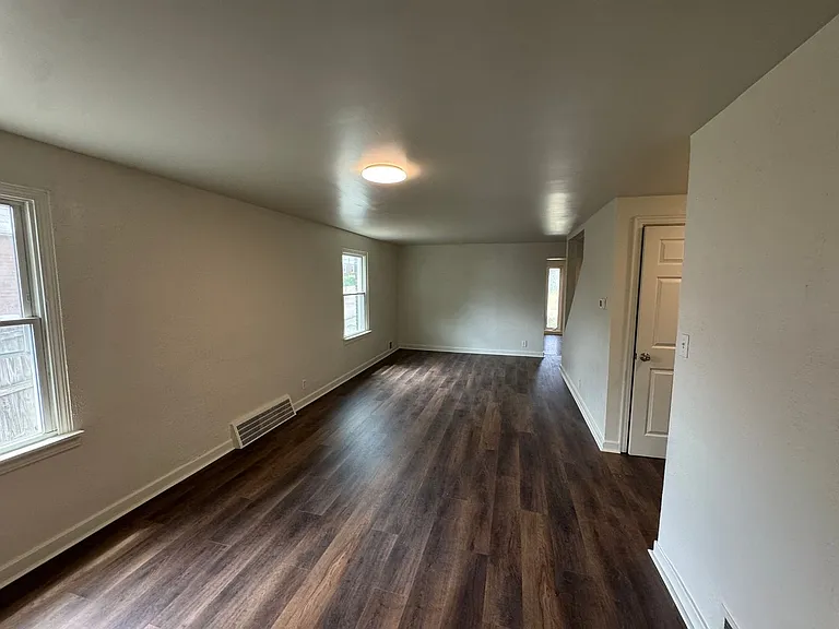 180 Central Ave — Photo 16